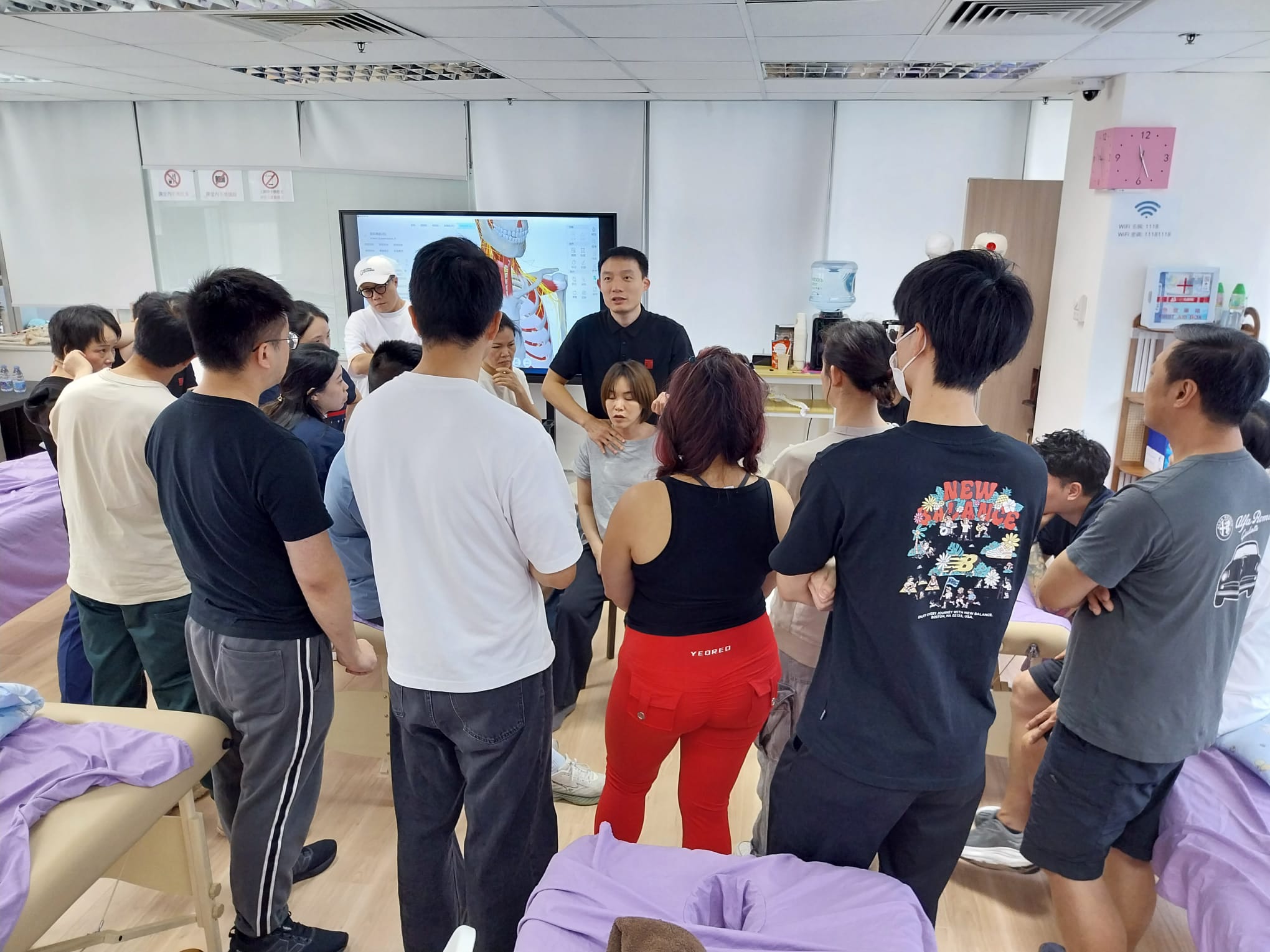 龍氏治脊療法 頸胸腰痛學習課程 — 課堂實況